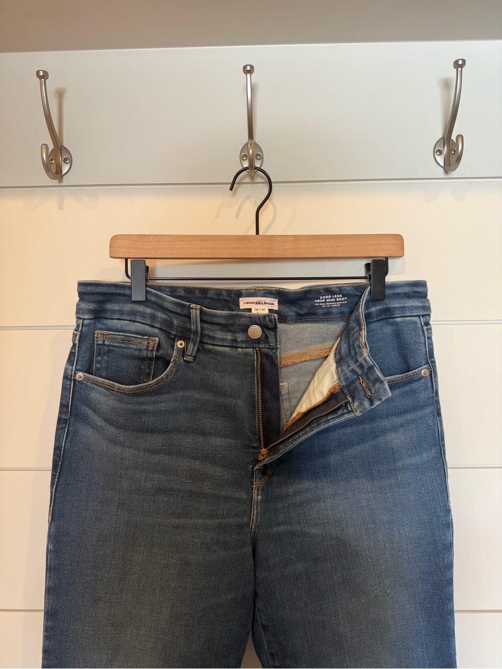 Good American Good Legs Cropped Mini Boot Jeans Size 12/31 - Picture 5 of 9